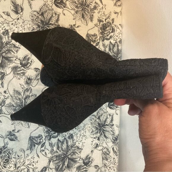 NANETTE LEPORE Sz 6 Kady Lace Upper Zipper Closure Kitten Heel Booties - Picture 9 of 11